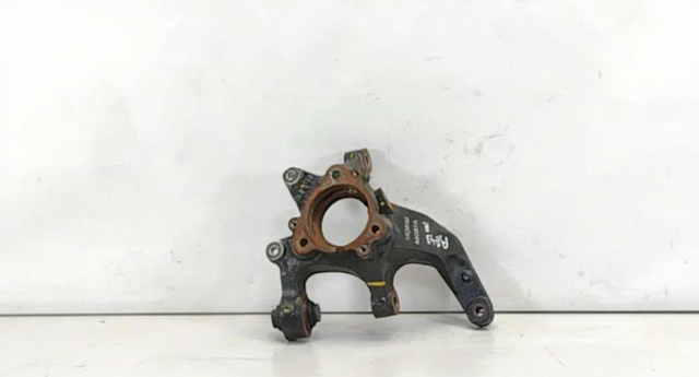 Кулак поворотный правый 52720J9500 HYUNDAI