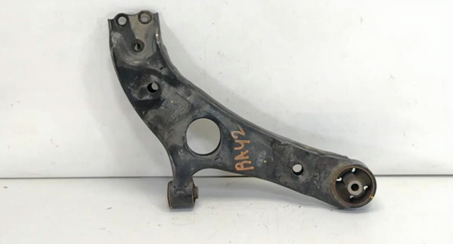 Рычаг передней подвески нижний, правый 545014Z500 HYUNDAI