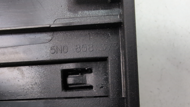 VAG 5N0858373A1QB Футляр для очков в наличии Сумы