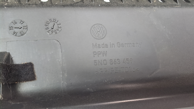 VAG 5N086345982V Облицовка задней панели багажника в наличии Винница
