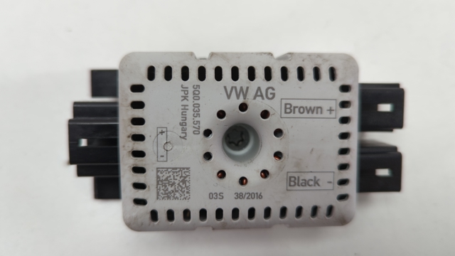 Усилитель сигнала антенны 5Q0035570 VAG