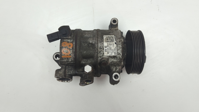Компрессор кондиционера 5Q0820803 VAG