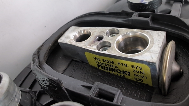 5WB816103A VAG Испаритель кондиционера купить в Ирпень