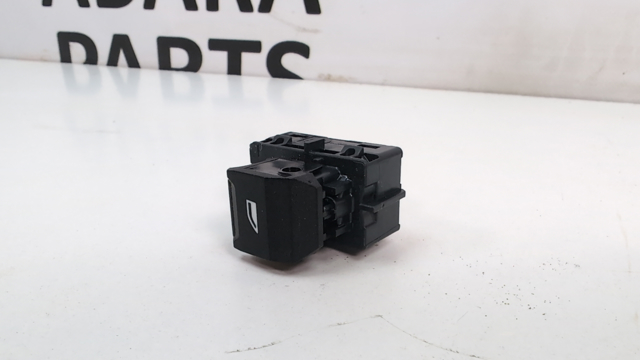 Кнопка подъемника задних стёкол 61315A2BCB5 BMW