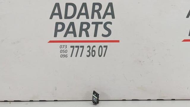 Кнопка блокировки замка двери 61316801352 BMW