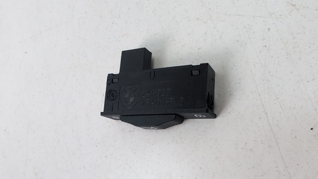 BMW 61319253780 Кнопка салона привода крышки багажника (двери 3/5-й (ляды) в наличии Каменское