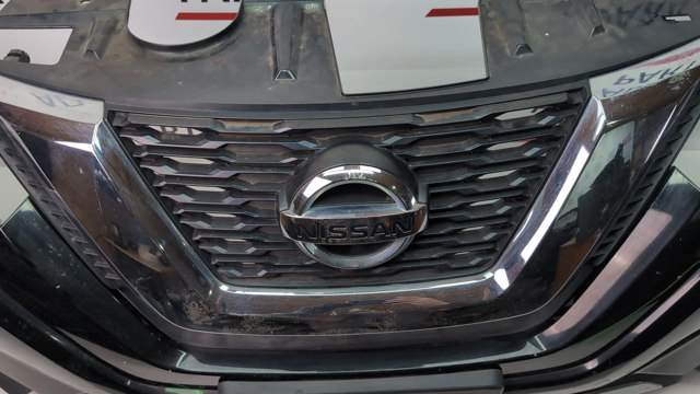 Решетка радиатора 623106FL0A NISSAN