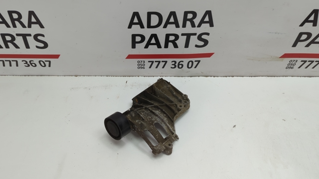 Кронштейн компрессора кондиционера 64557585167 BMW