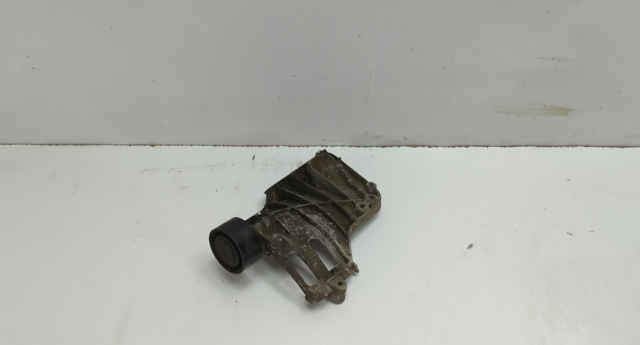 Кронштейн компрессора кондиционера 64557585167 BMW
