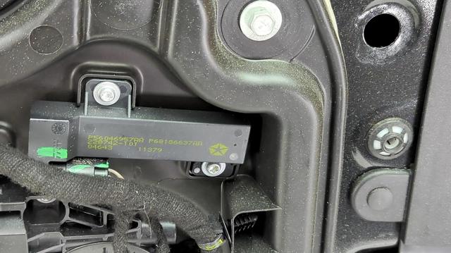 CHRYSLER 68186637AA Антенна замка двери в наличии Черновцы