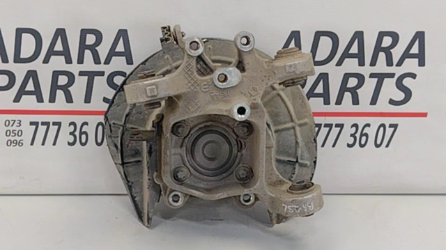 Цапфа правая 68200070AB CHRYSLER