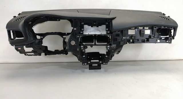 Передняя панель 682005DF0A NISSAN