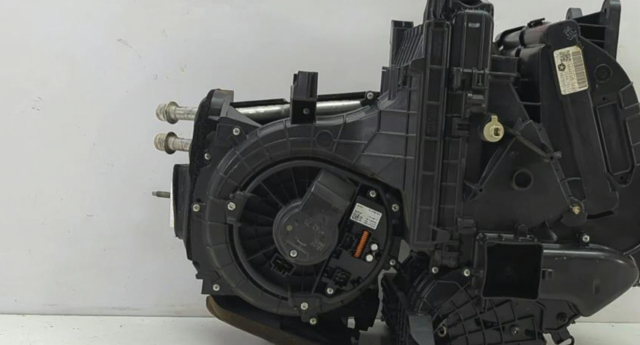 Корпус отопителя салона 68223038AA CHRYSLER