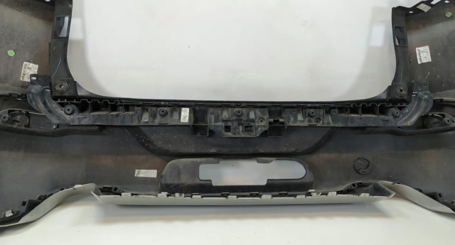 Кронштейн бампера заднего, центральный 68287855AA CHRYSLER