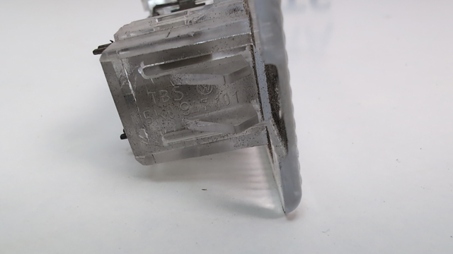 Плафон подсветки багажного отсека 7L6947101A VAG