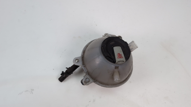 Расширительный бачок охлаждения 80A121405T VAG