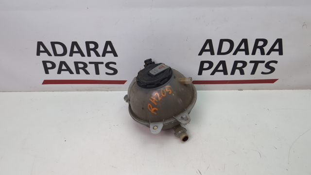 Бачок системы охлаждения двигателя расширительный 80A121405T VAG