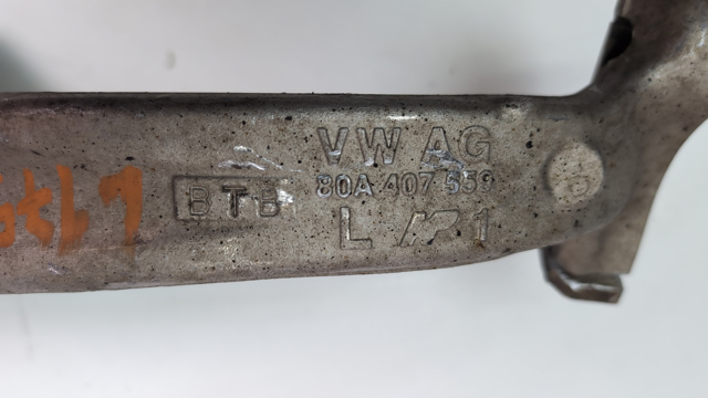 Кулак поворотный передний левый 80A407253C VAG
