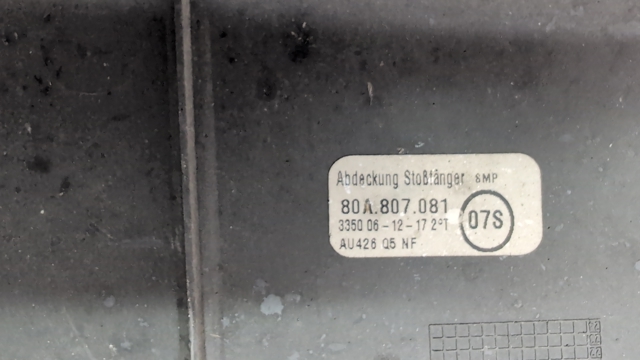 VAG 80A807081 Накладка передней панели (суппорта радиатора) верхняя в наличии Одесса
