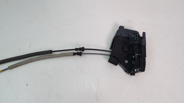 HYUNDAI 81410F2000 Замок двери задней левой в наличии Чернигов