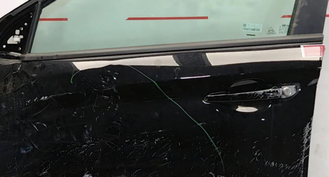Молдинг опускного стекла двери передней, левой 82210J9001 HYUNDAI