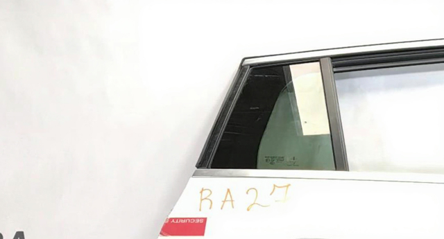 Форточка двери треугольник, задней, правой 822205DA0A NISSAN