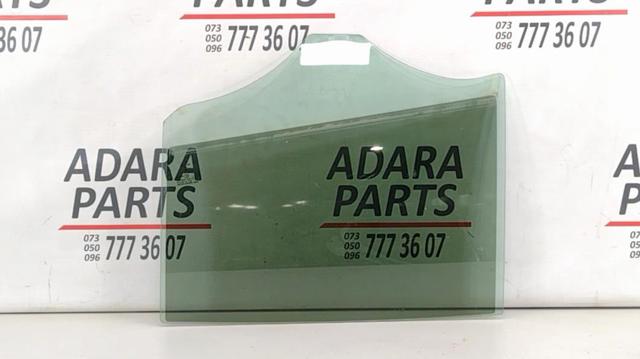 Стекло задней двери, левой 823135DA0A NISSAN