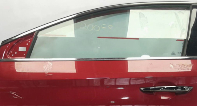 Стекло водительской двери 82410C2000 HYUNDAI