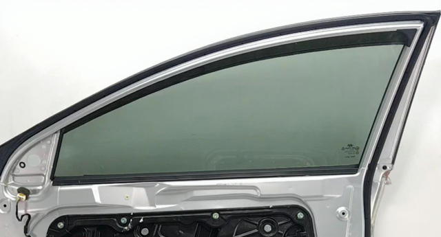 Стекло передней двери, правой 824213S010 HYUNDAI