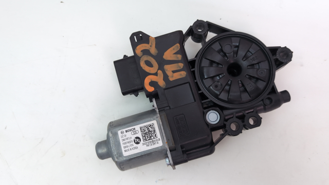 82450L1010 HYUNDAI Мотор стеклоподъемника двери передней левой купить в Черновцы