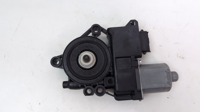 82450L1010 HYUNDAI Мотор стеклоподъемника двери передней левой купить в Каменское