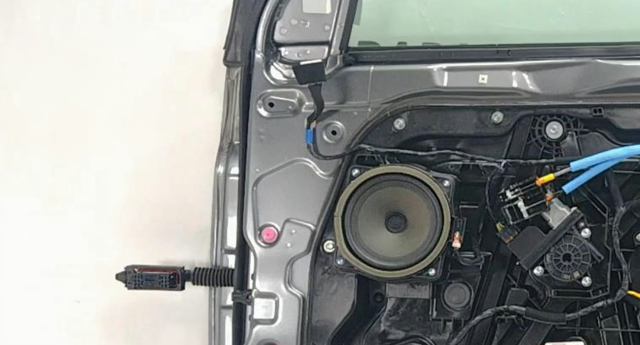 Мотор стеклоподъемника двери передней, правой 82460C1010 HYUNDAI
