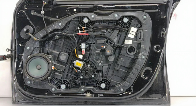 Мотор стеклоподъемника двери передней, правой 82460D4010 HYUNDAI