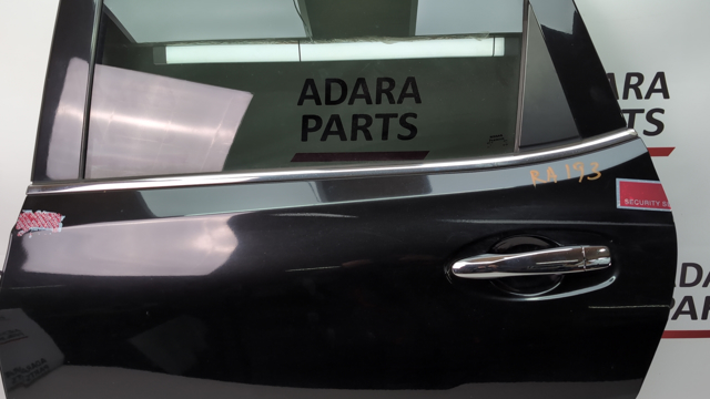 Молдинг опускного стекла нижний, двери задней, левой 828214CL0A NISSAN