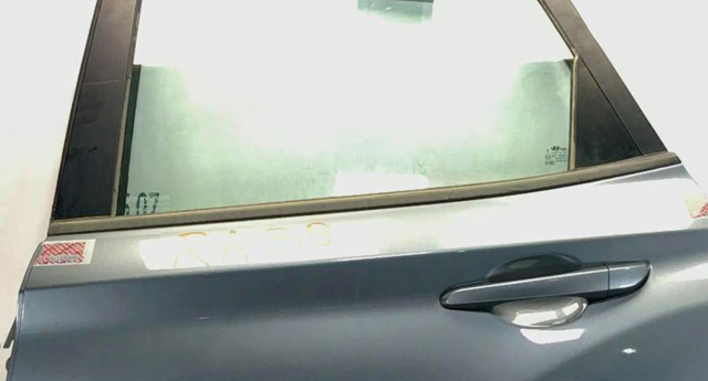 Молдинг опускного стекла двери задней, левой 83210J9000 HYUNDAI