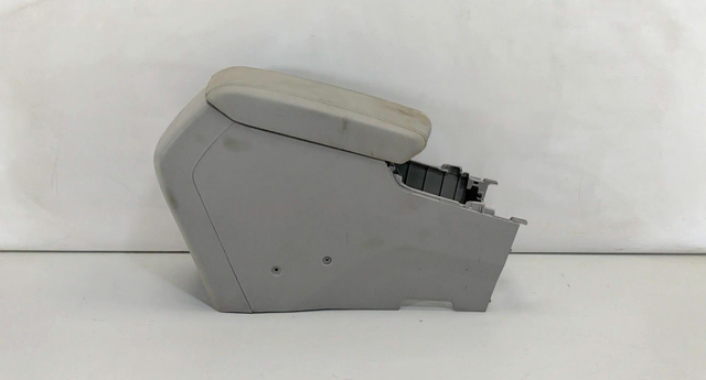 Подлокотник переднего сиденья 84660C2000TGG HYUNDAI