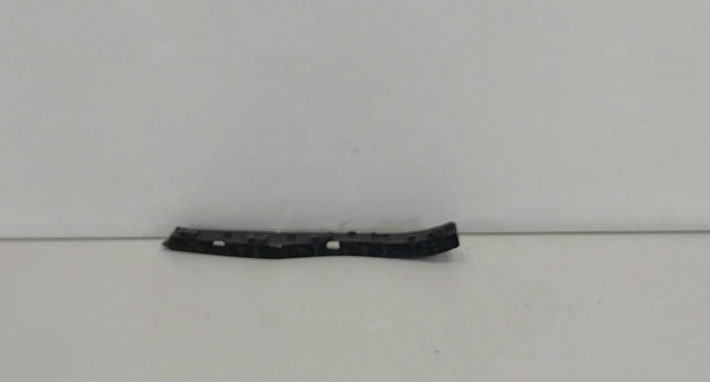 Левый кронштейн заднего бампера 866133X000 HYUNDAI