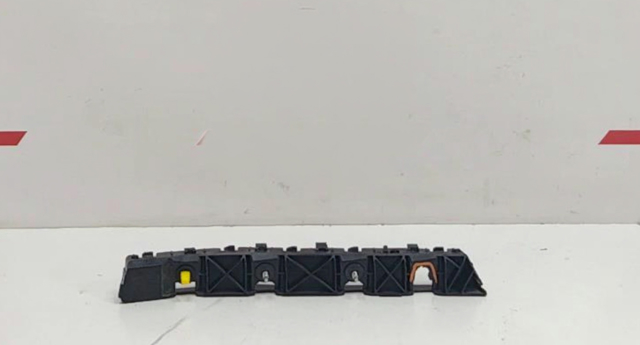 Правое крепление заднего бампера 86614F3500 HYUNDAI