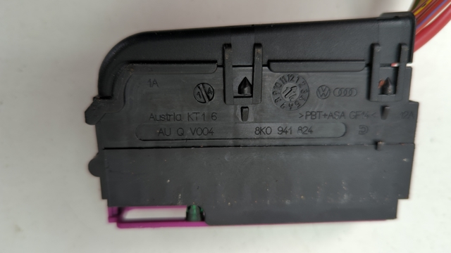 Коробка предохранителей 8K0941824 VAG
