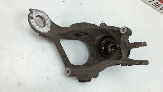 Кулак поворотный правый 8R0505432F VAG