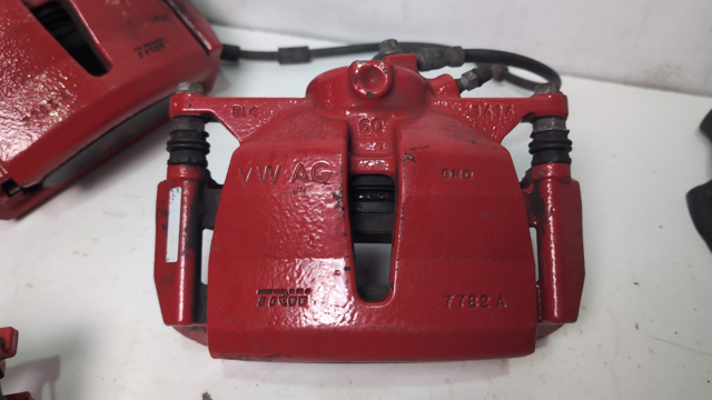 8V0615123C VAG Суппорт тормозной передний левый купить в Чернигов