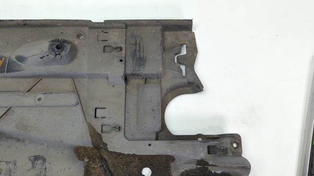 Защита днища передняя левая 8V0825271 VAG