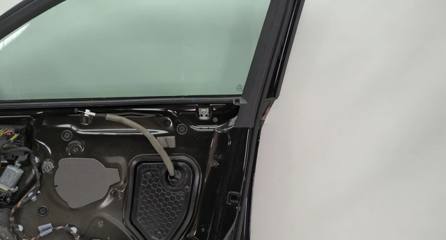 Ручка правой передней двери 8V0839885 VAG