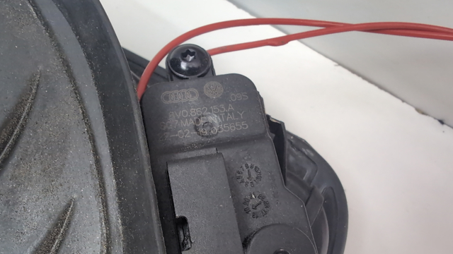Замок открывания лючка бензобака 8V0862153B VAG