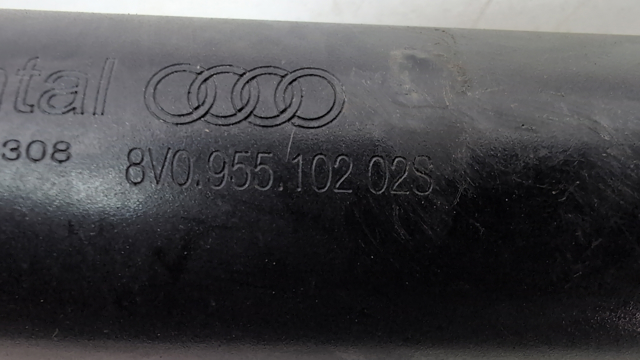 Держатель форсунки омывателя фары, подъемный цилиндр 8V0955102 VAG