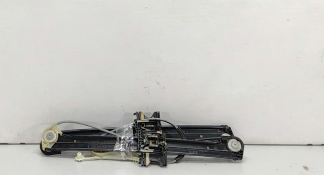 Механизм стеклоподъемника водительской двери 8V4837461 VAG
