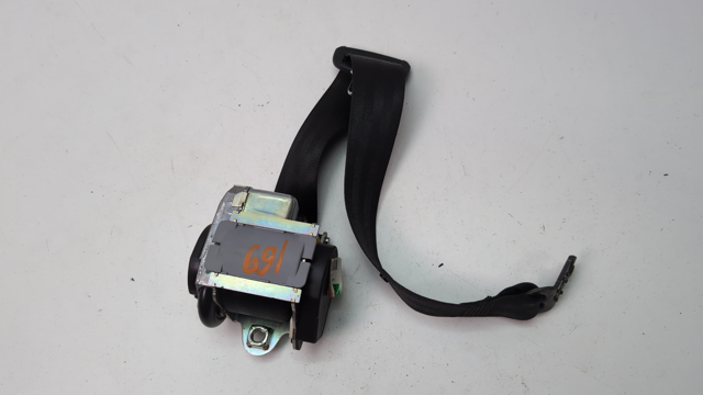 8V5857805V04 VAG Ремень безопасности задний купить в Черкассы