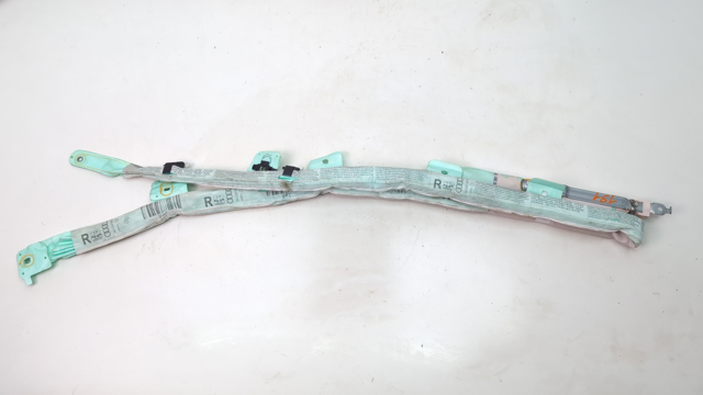 8V5880742C Шторка боковая, правая купить Кривой Рог