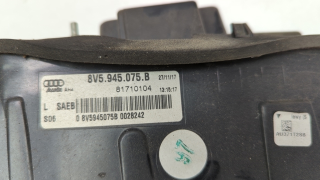 8V5945075B VAG Фонарь задний левый купить в Николаев