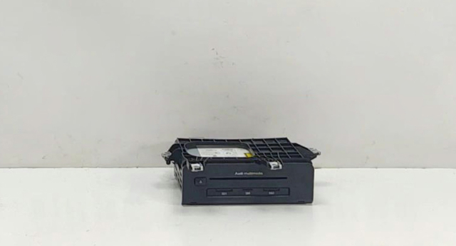Магнитола (радио AM/FM) 8W0035890A VAG